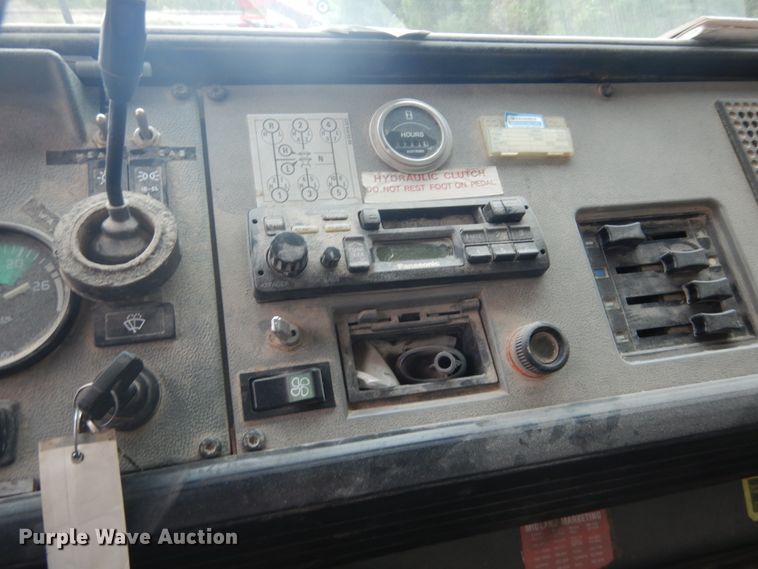 image for item DF8954 1995 Mack CS300P  truck cab and chassis