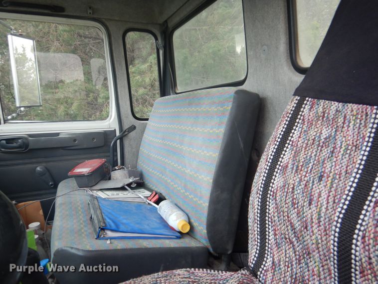 image for item DF8954 1995 Mack CS300P  truck cab and chassis