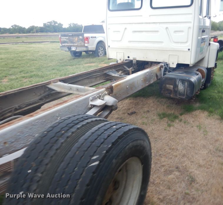 image for item DF8954 1995 Mack CS300P  truck cab and chassis