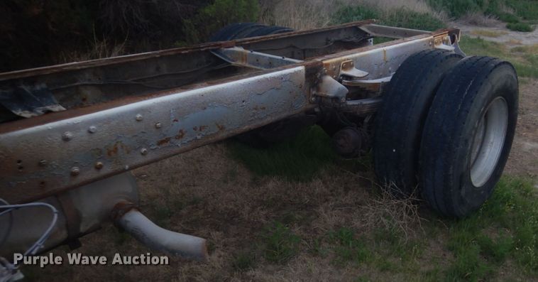 image for item DF8954 1995 Mack CS300P  truck cab and chassis