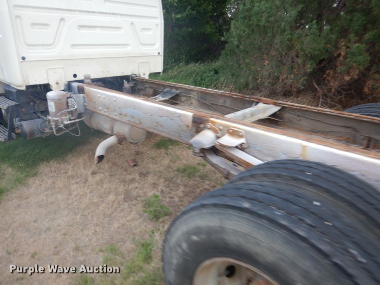 image for item DF8954 1995 Mack CS300P  truck cab and chassis