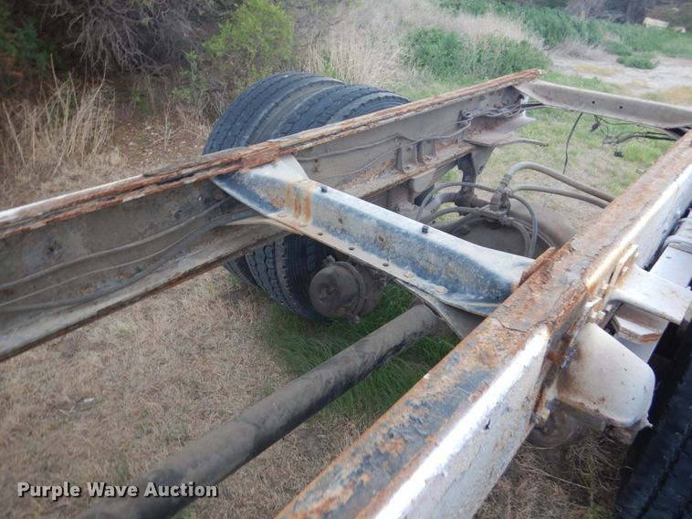 image for item DF8954 1995 Mack CS300P  truck cab and chassis