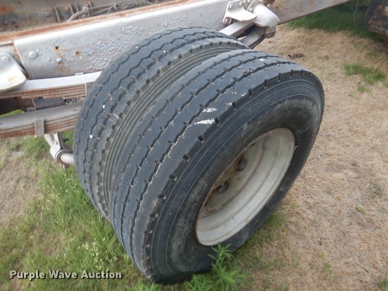 image for item DF8954 1995 Mack CS300P  truck cab and chassis