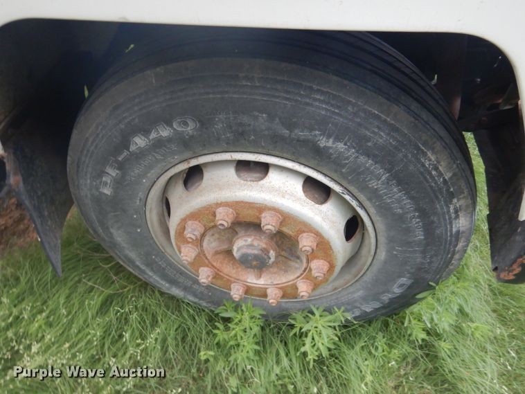 image for item DF8954 1995 Mack CS300P  truck cab and chassis