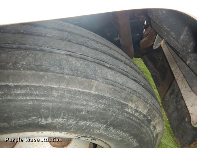 image for item DF8954 1995 Mack CS300P  truck cab and chassis