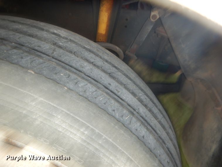 image for item DF8954 1995 Mack CS300P  truck cab and chassis