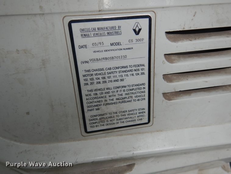 image for item DF8954 1995 Mack CS300P  truck cab and chassis