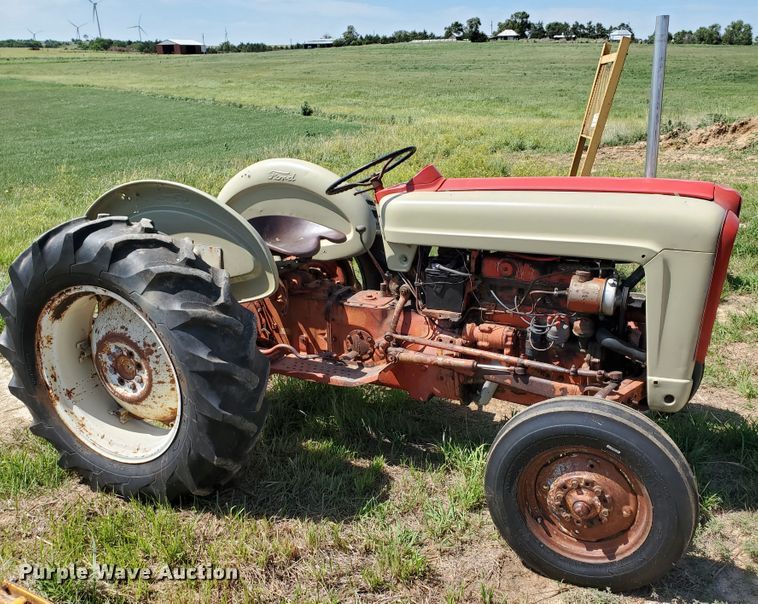 image for item DF8990 Ford 861  tractor