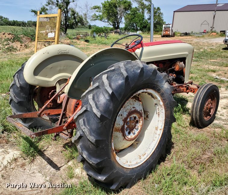 image for item DF8990 Ford 861  tractor
