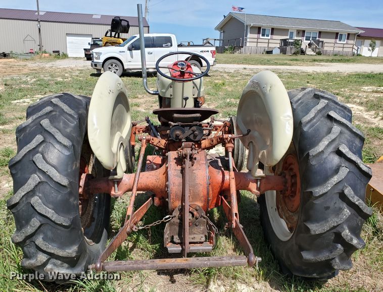 image for item DF8990 Ford 861  tractor