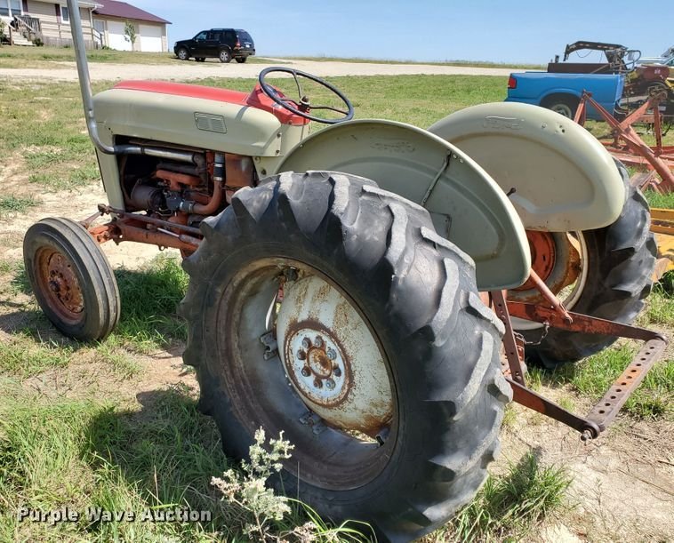 image for item DF8990 Ford 861  tractor