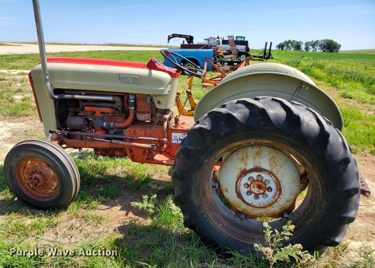 image for item DF8990 Ford 861  tractor