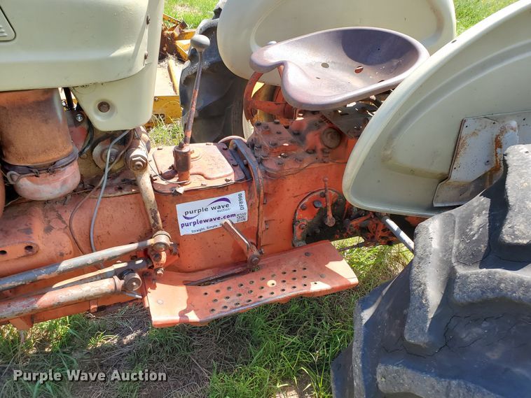 image for item DF8990 Ford 861  tractor