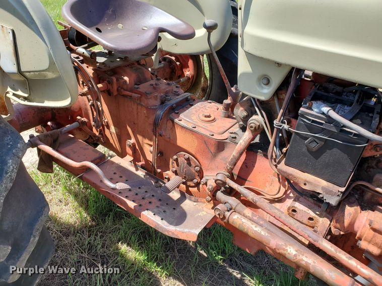 image for item DF8990 Ford 861  tractor