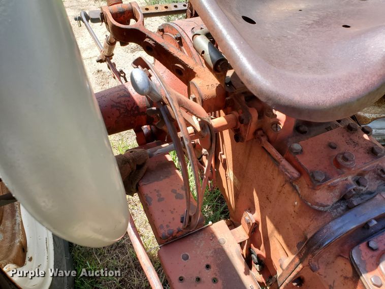 image for item DF8990 Ford 861  tractor