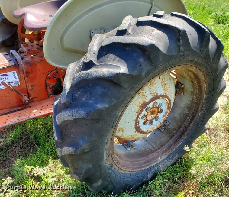 image for item DF8990 Ford 861  tractor