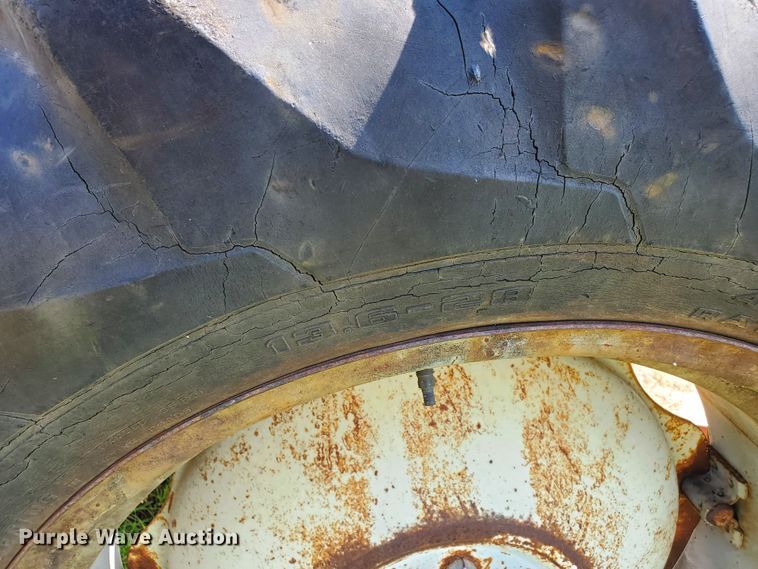 image for item DF8990 Ford 861  tractor