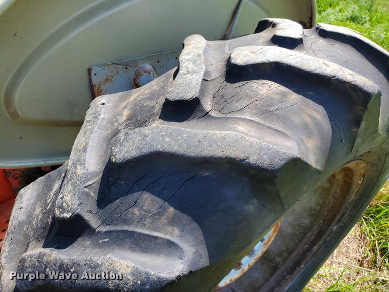 image for item DF8990 Ford 861  tractor