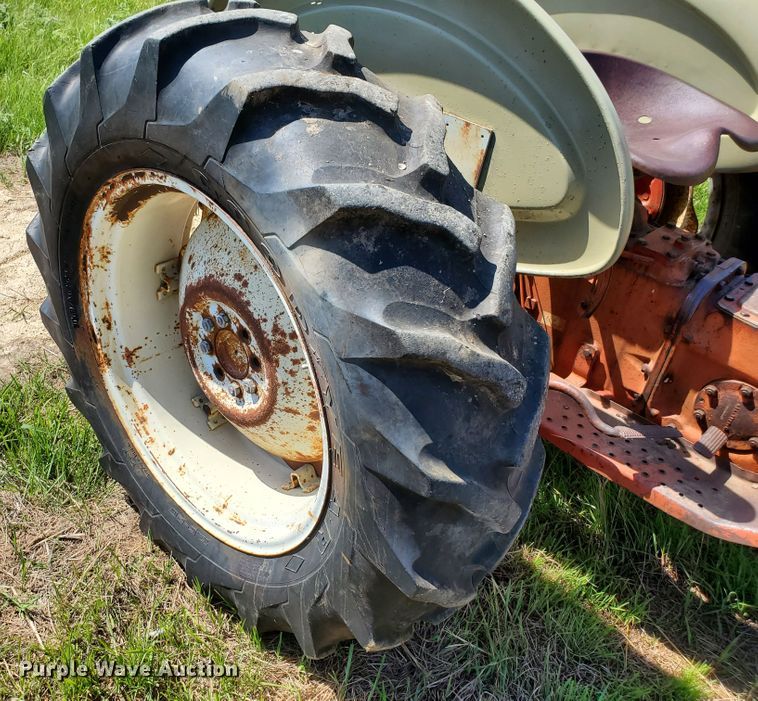 image for item DF8990 Ford 861  tractor