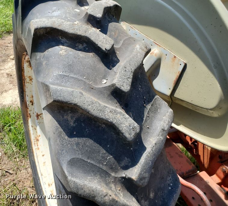 image for item DF8990 Ford 861  tractor