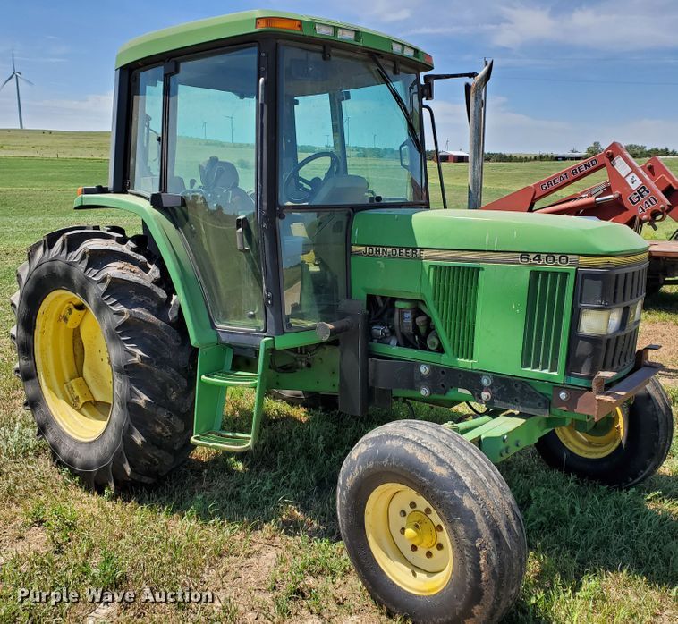 image for item DF8993 1993 John Deere 6400  tractor
