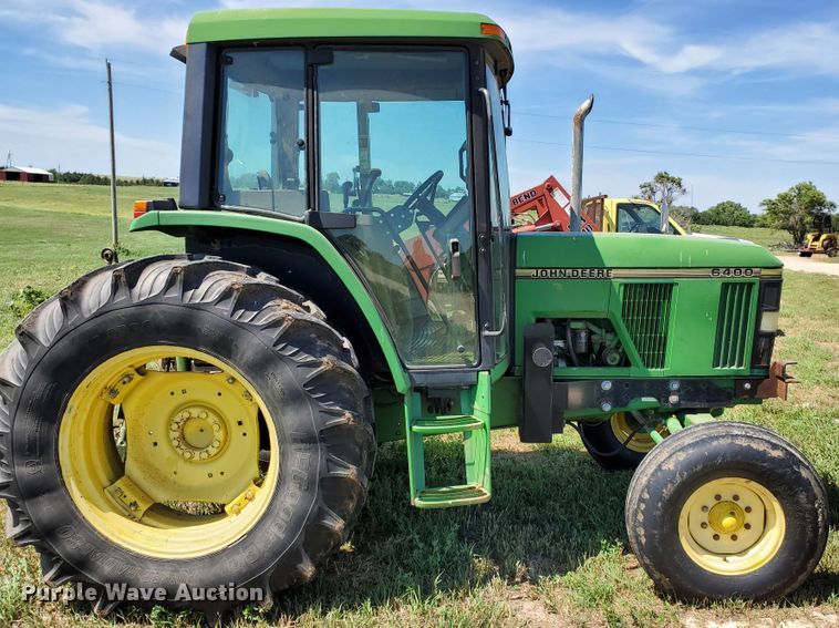 image for item DF8993 1993 John Deere 6400  tractor