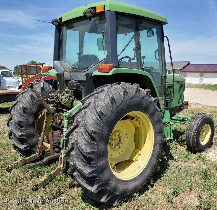 image for item DF8993 1993 John Deere 6400  tractor