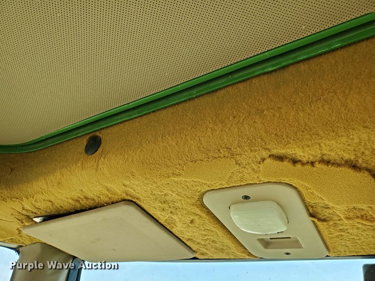 image for item DF8993 1993 John Deere 6400  tractor