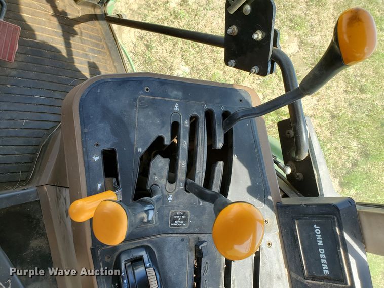 image for item DF8993 1993 John Deere 6400  tractor