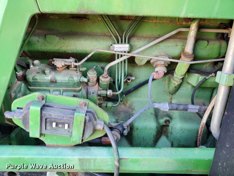 image for item DF8993 1993 John Deere 6400  tractor