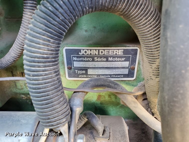 image for item DF8993 1993 John Deere 6400  tractor