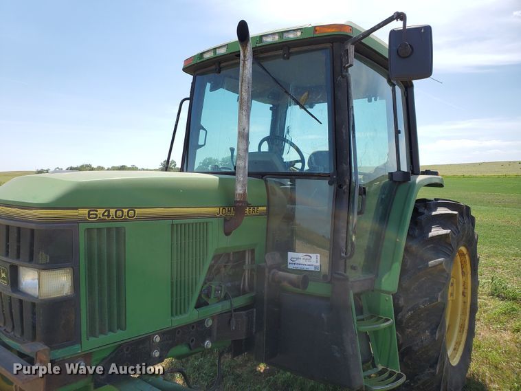 image for item DF8993 1993 John Deere 6400  tractor