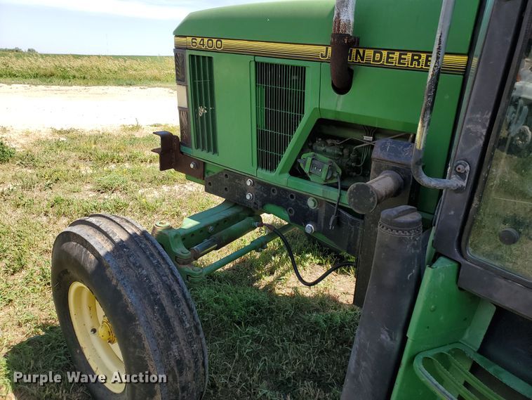 image for item DF8993 1993 John Deere 6400  tractor