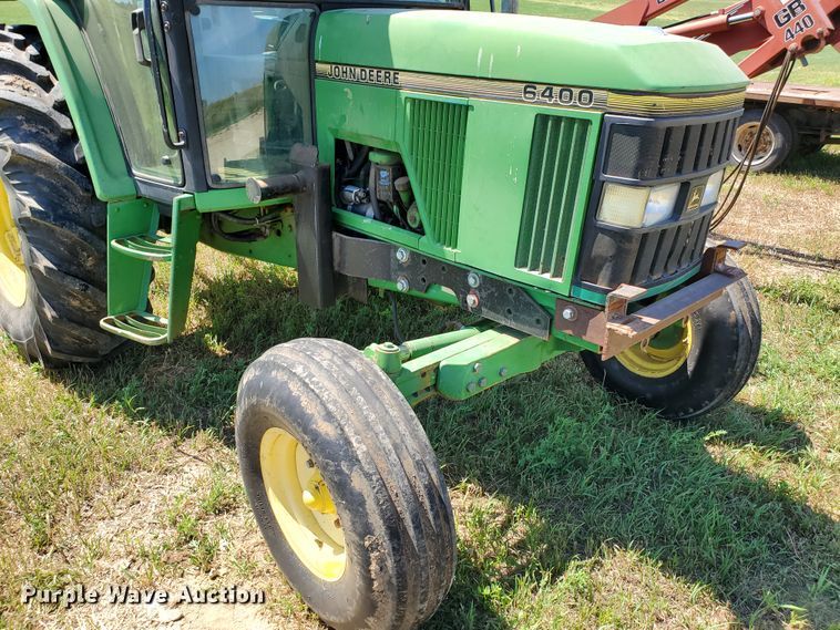 image for item DF8993 1993 John Deere 6400  tractor