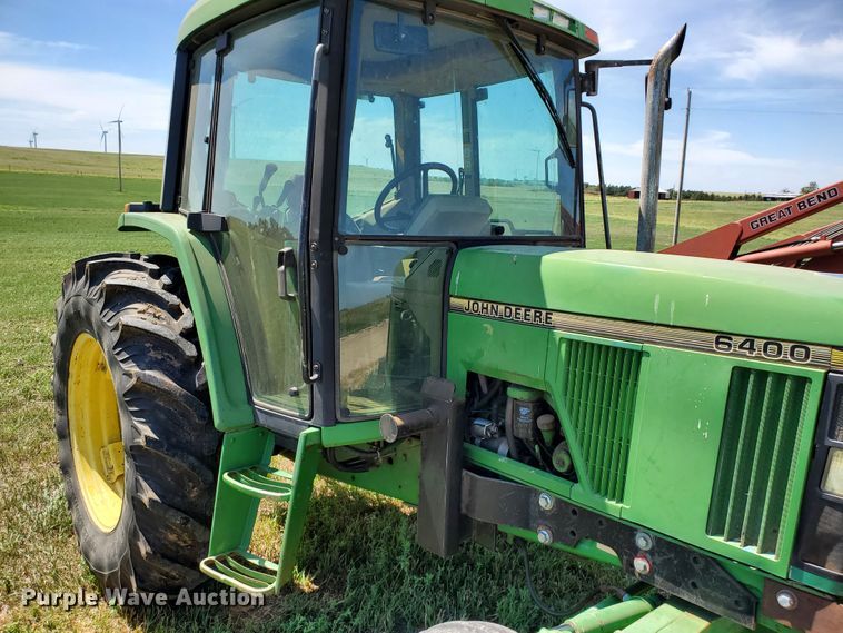 image for item DF8993 1993 John Deere 6400  tractor