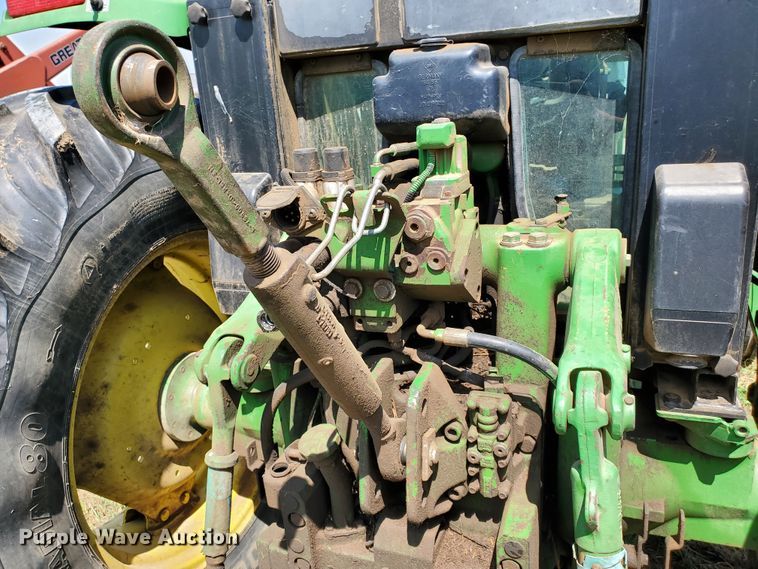 image for item DF8993 1993 John Deere 6400  tractor