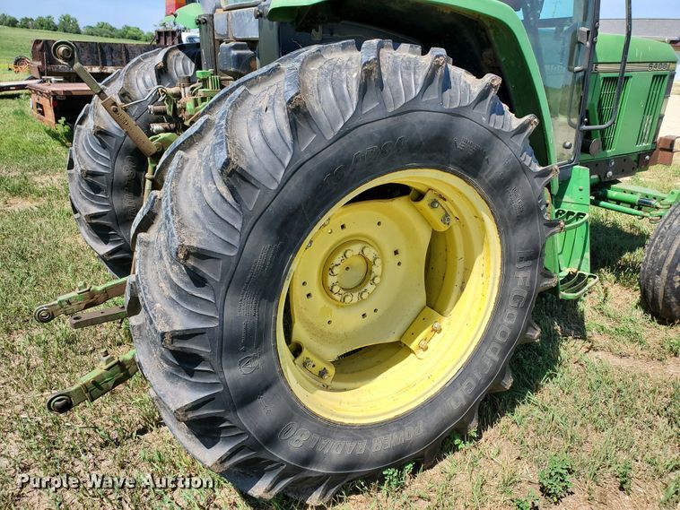 image for item DF8993 1993 John Deere 6400  tractor