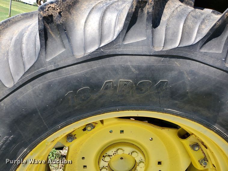 image for item DF8993 1993 John Deere 6400  tractor