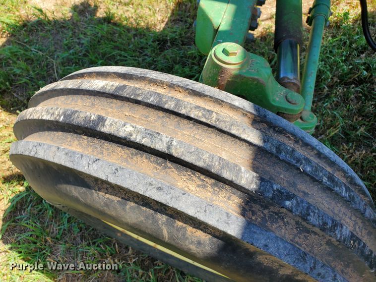 image for item DF8993 1993 John Deere 6400  tractor