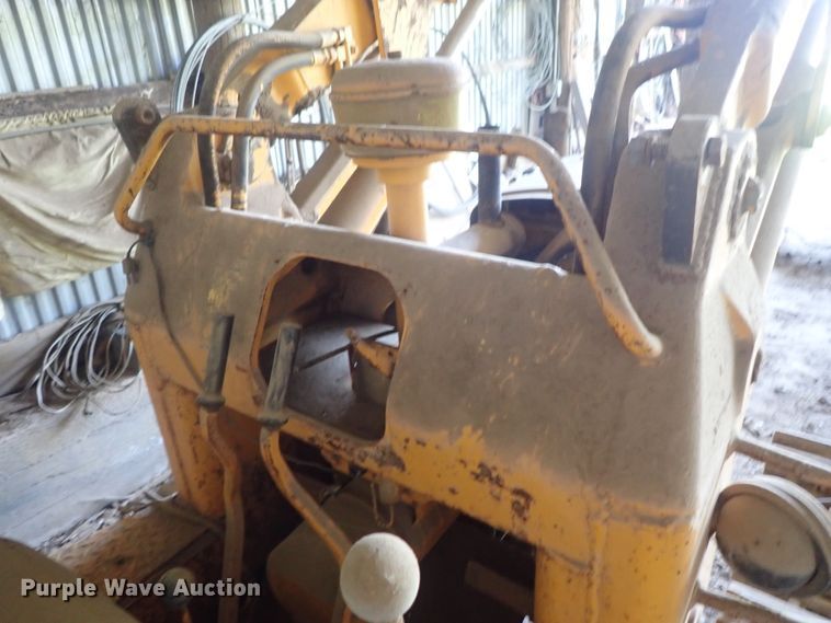 image for item DG2233 John Deere JD350-8  track loader