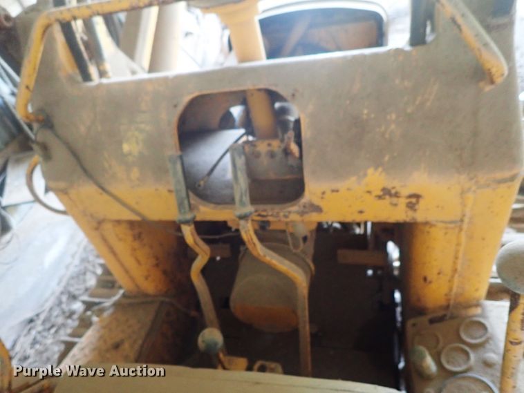 image for item DG2233 John Deere JD350-8  track loader