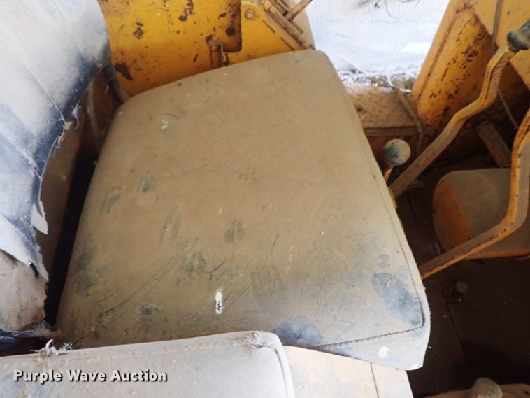 image for item DG2233 John Deere JD350-8  track loader