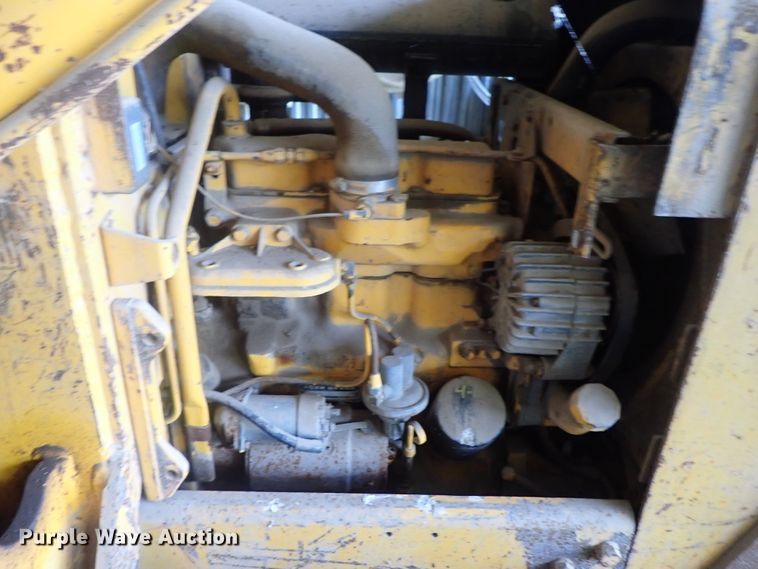 image for item DG2233 John Deere JD350-8  track loader