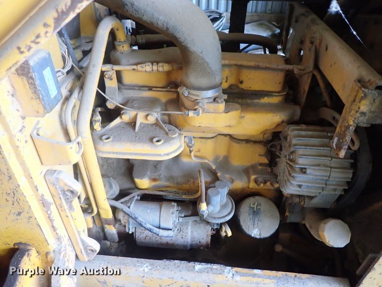 image for item DG2233 John Deere JD350-8  track loader