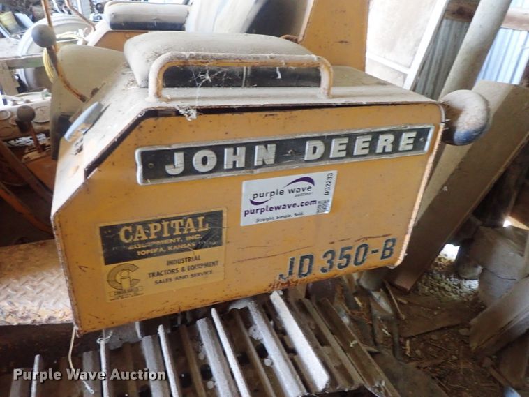 image for item DG2233 John Deere JD350-8  track loader