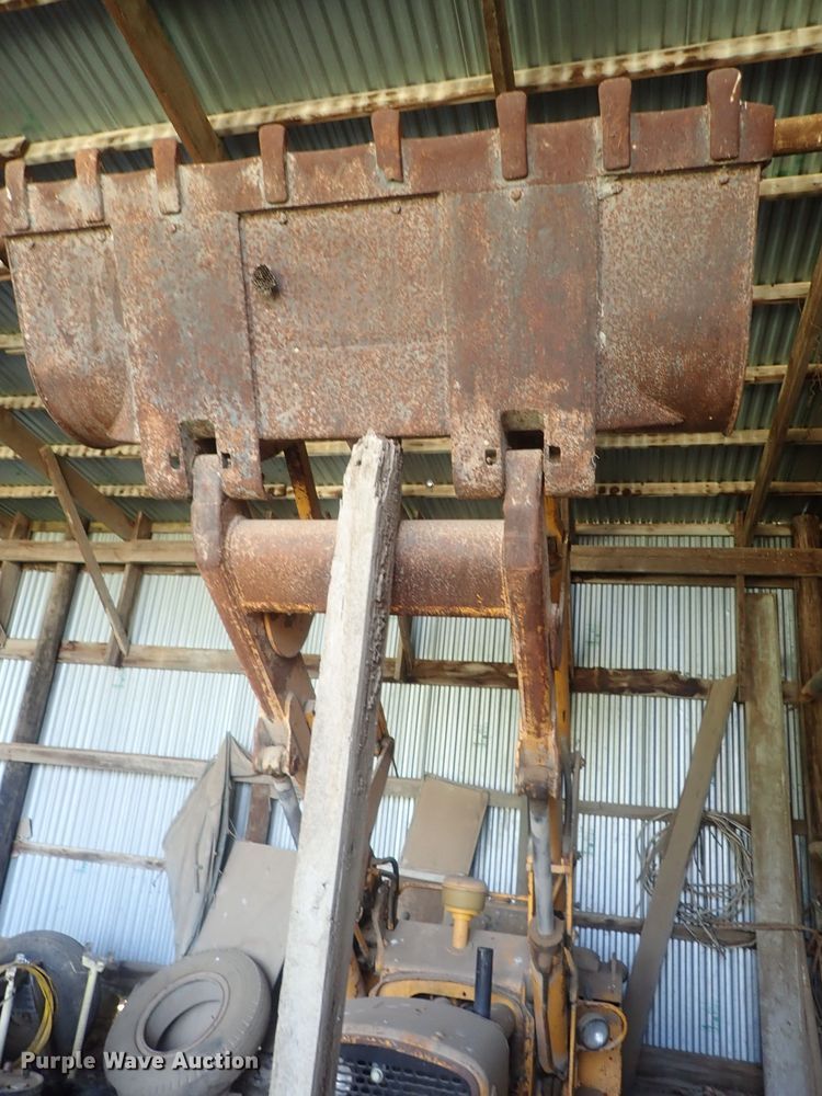 image for item DG2233 John Deere JD350-8  track loader