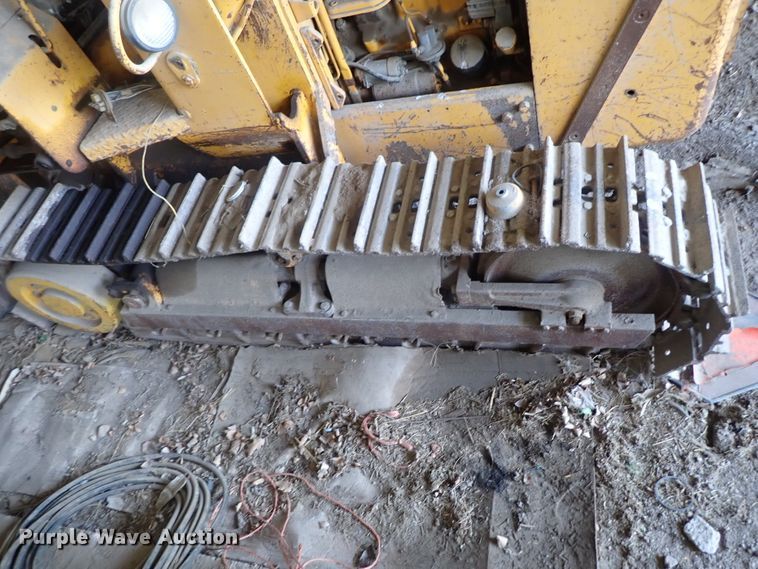 image for item DG2233 John Deere JD350-8  track loader