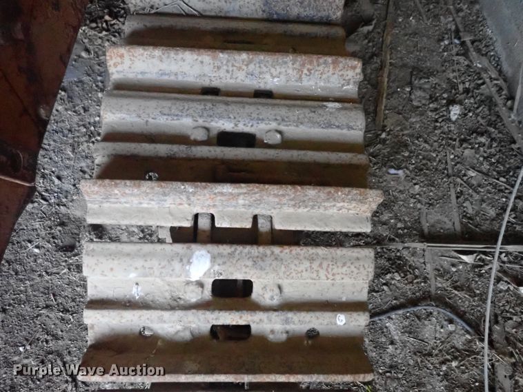 image for item DG2233 John Deere JD350-8  track loader