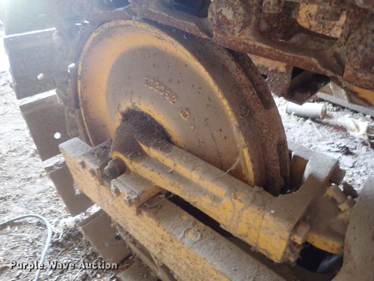 image for item DG2233 John Deere JD350-8  track loader