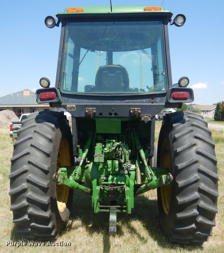 image for item DG5990 1982 John Deere 4440  tractor